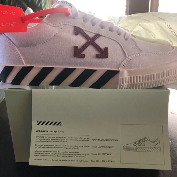 Off-White Vulcanized Low tops - Picture 2 of 8